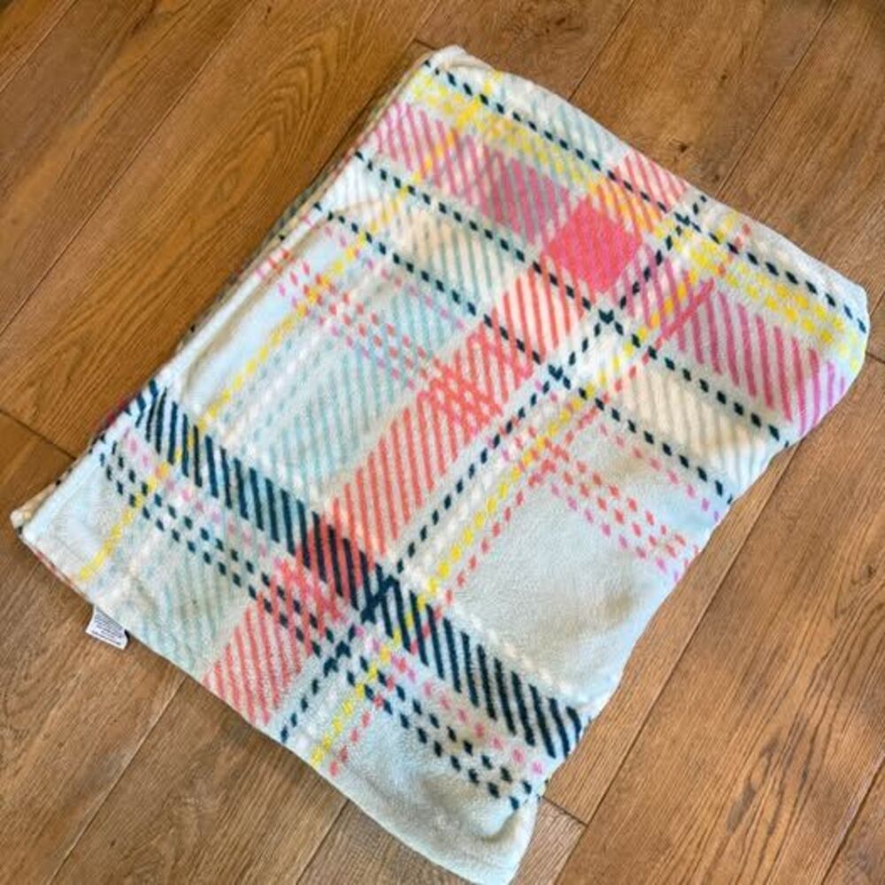 Vera Bradley large fleece plush throw blanket